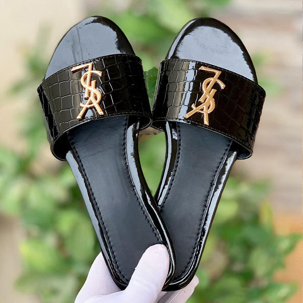 Noir Charm Black