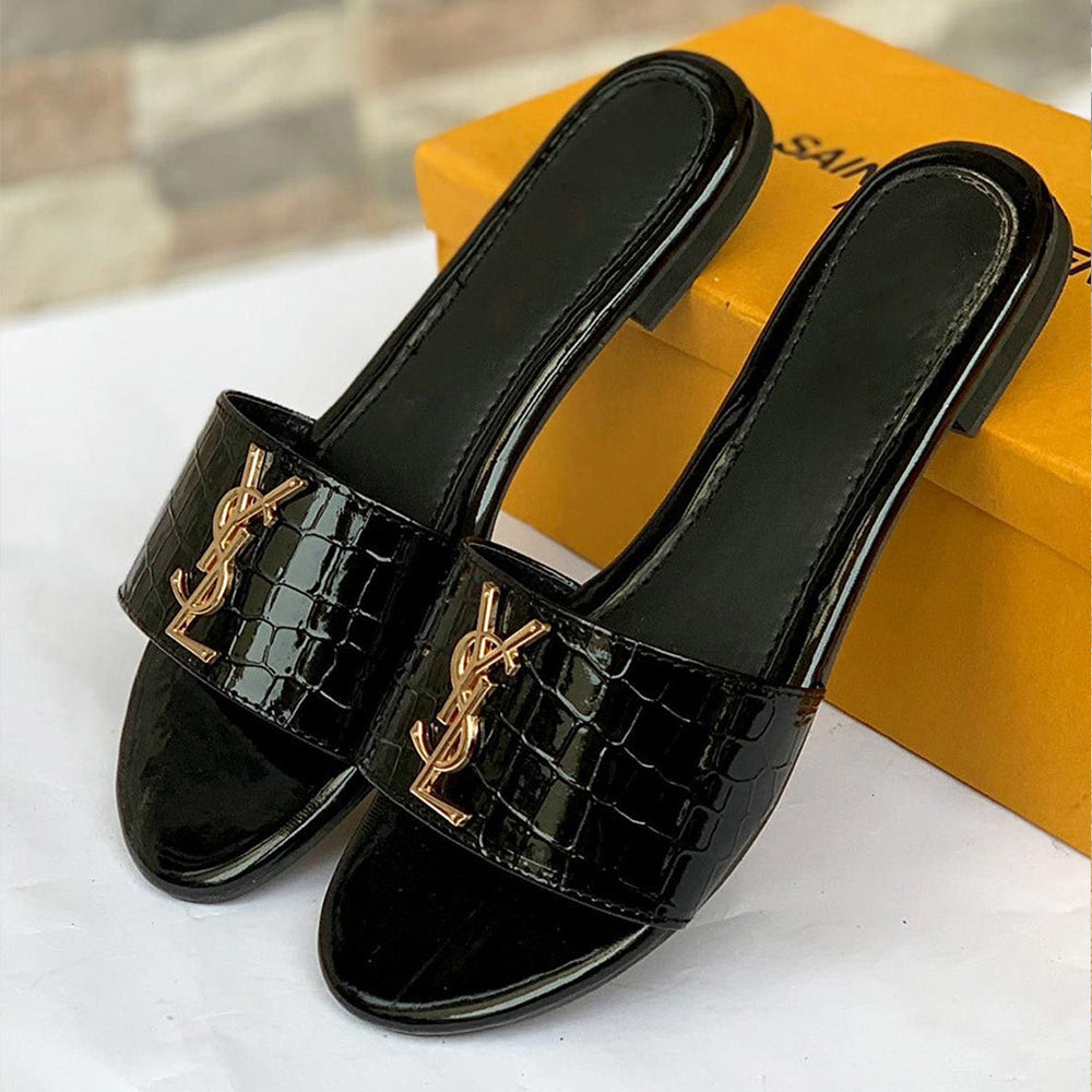 Noir Charm Black