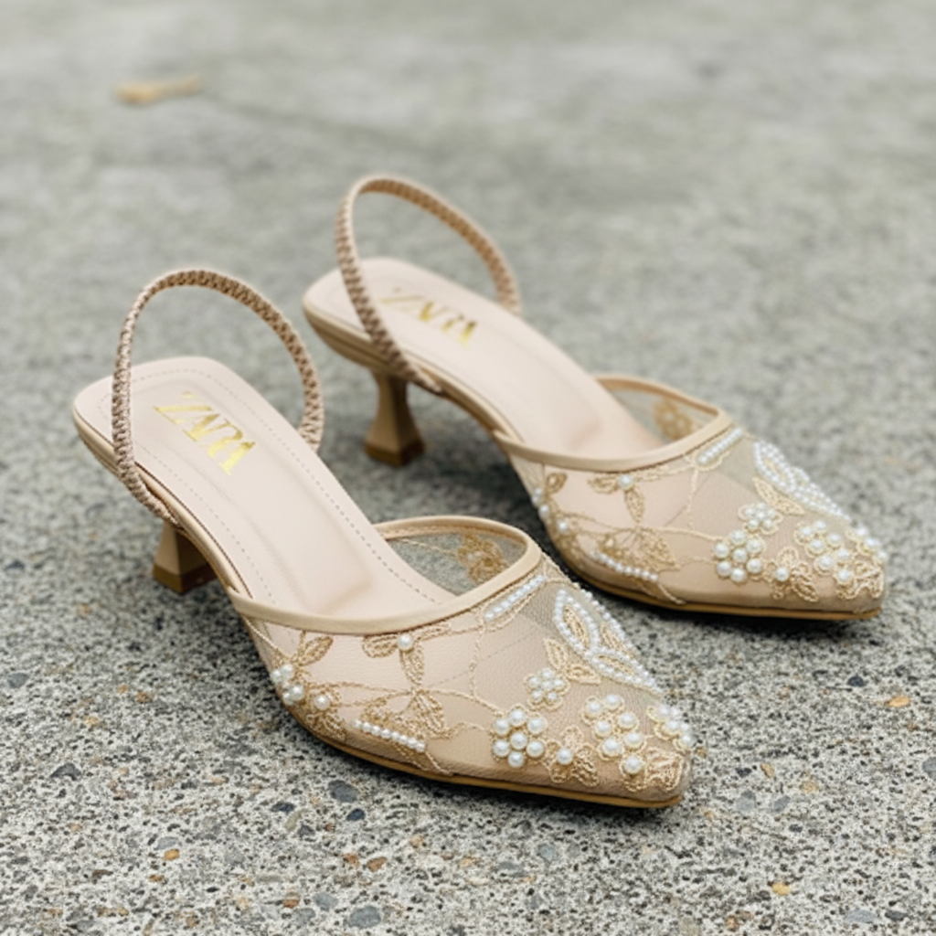 Closeup Gold Mesh Heel