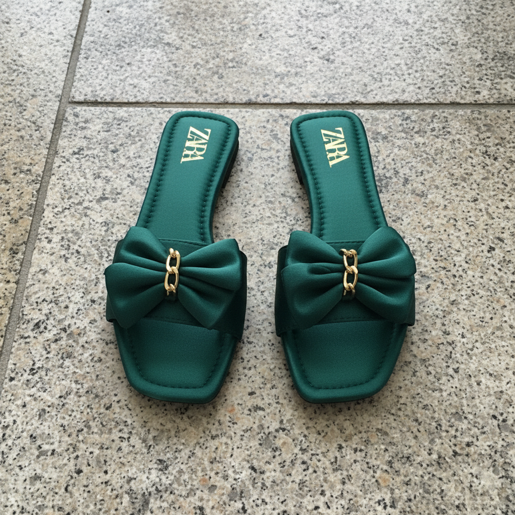 Front Angle Emerald Bow Slipper